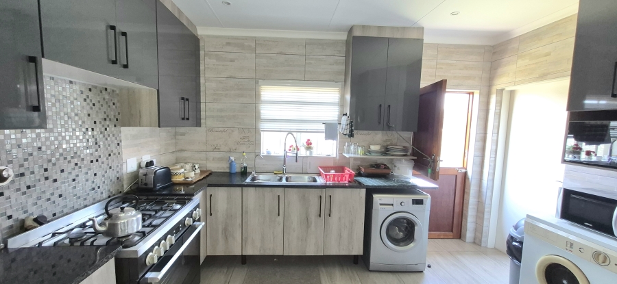 3 Bedroom Property for Sale in Hexrivier Lifestyle Estate North West